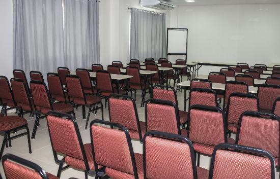 Vera Cruz Business Hotel Acailandia Extérieur photo